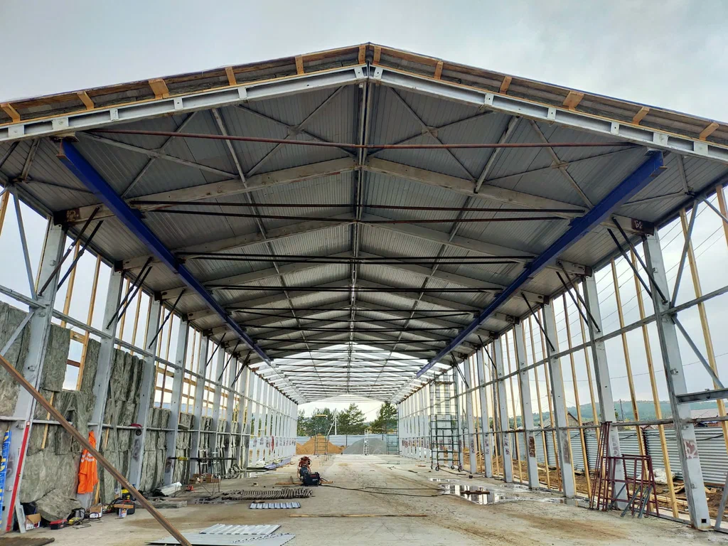 Fabricacion y montaje de cubiertas termoacusticas